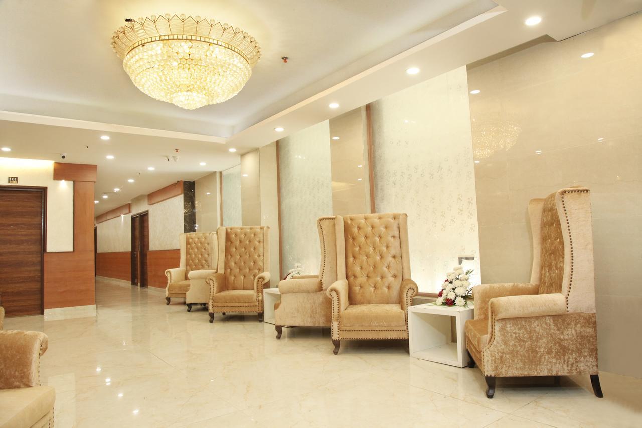 Green Palms Hotel เดลี ภายนอก รูปภาพ