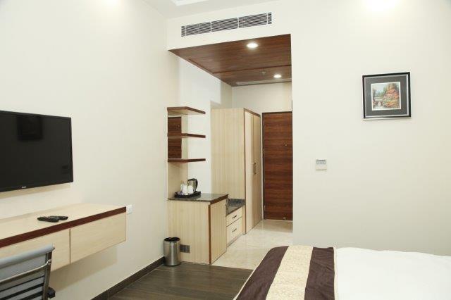 Green Palms Hotel เดลี ภายนอก รูปภาพ
